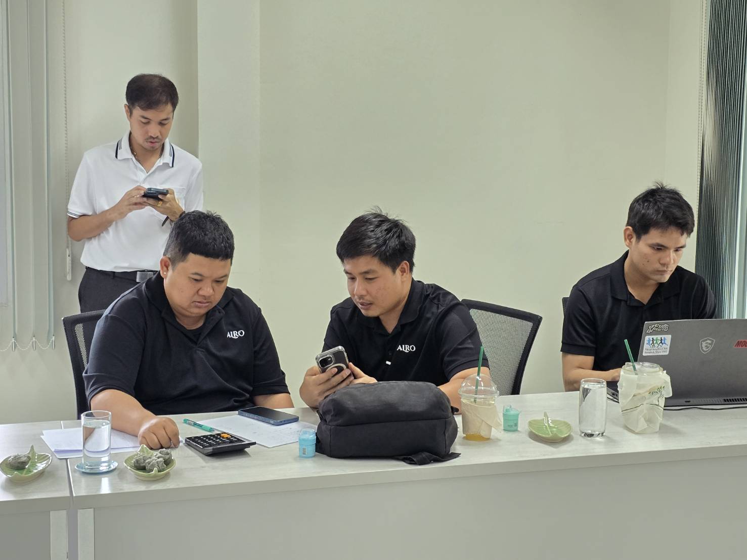 title - ปฏิรูปที่ดินจังหวัดเพชรบุรี พร้อมด้วย เจ้าหน้าที่ ส.ป.ก.เพชรบุรี ประชุมสรุปผลการติดตามแนวทางการแก้ไขปัญหาโครงการแก้ไขปัญหาที่ดินทำกินของเกษตรกรสภาประชาชน 4 ภาค ร่วมกับเจ้าหน้าที่ 3 สำนักของสำนักงานการปฏิรูปที่ดินเพื่ือเกษตรกรรม ได้แก่ สำนักกฎหมาย สำนักจัดการปฏิรูปที่ดิน และสำนักจัดการแผนที่และสารบบที่ดิน